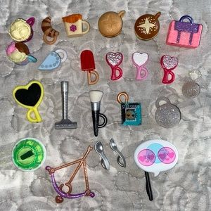 LOL DOLL HAND ACCESSORIES & 6 MINI DOLLS